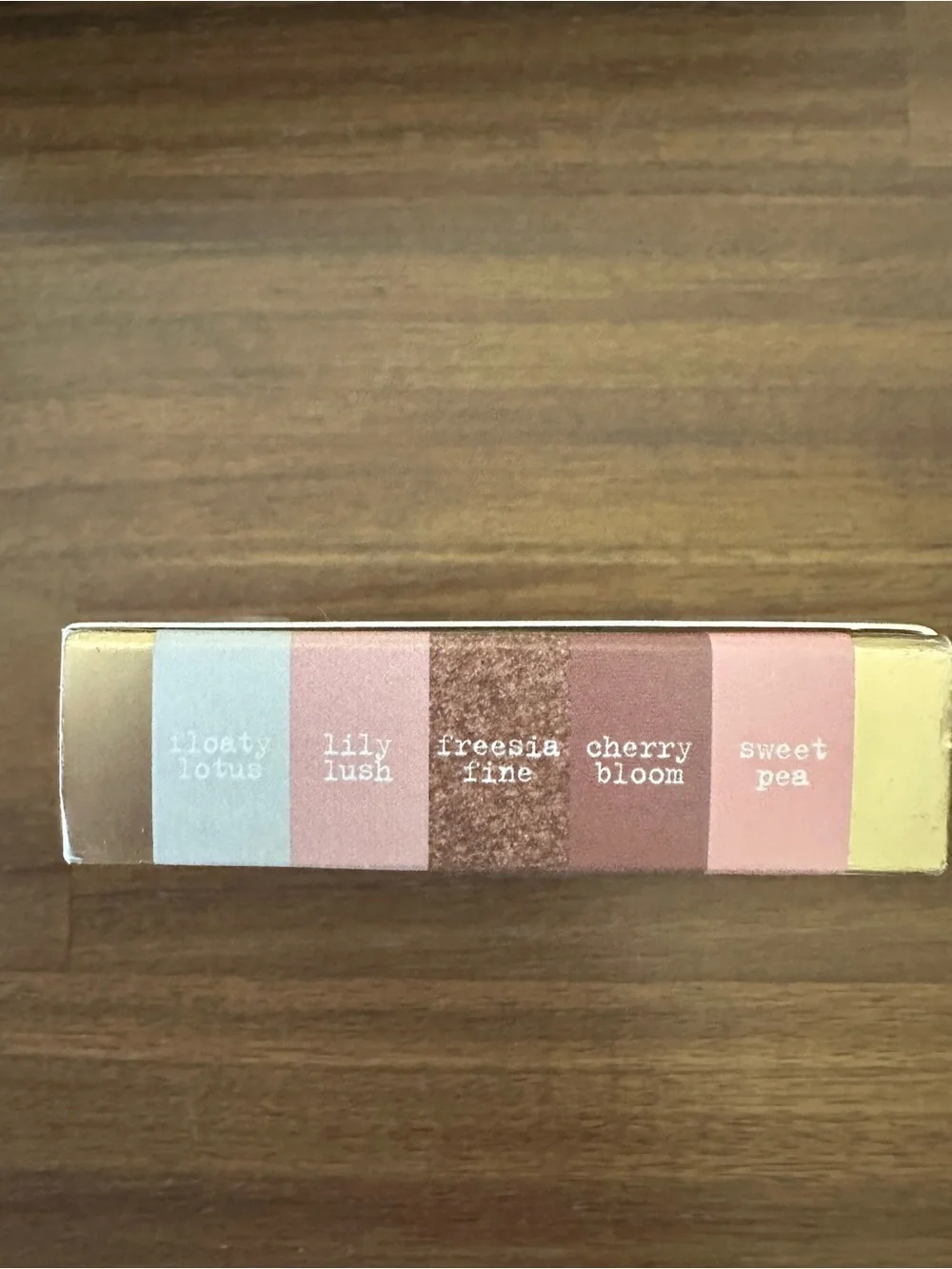 Stila Pocket Play Pretty Petal Shadow Palette